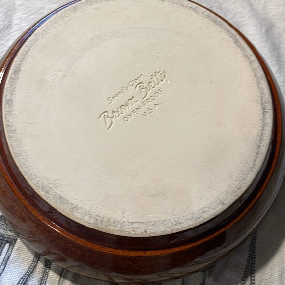 Brown Betty casserole dish - Picture 3 of 4